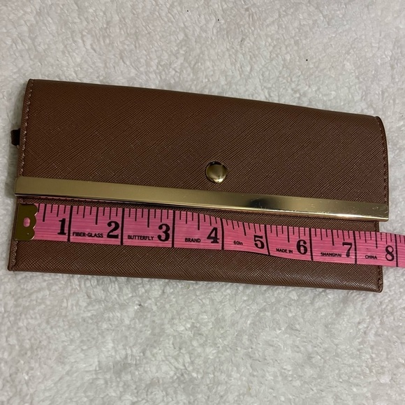 Cute Tan Wallet - Picture 5 of 5